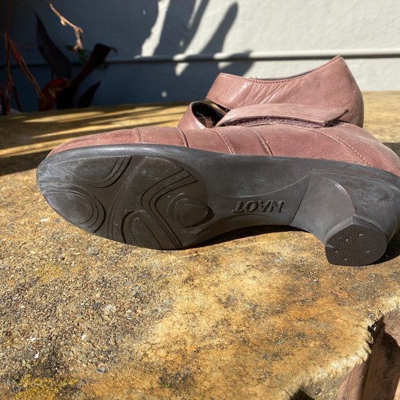 Naot Culture Brown Burnished Leather 3 Strap Mary Jane Bootie Pump Shoe - Picture 2 of 4